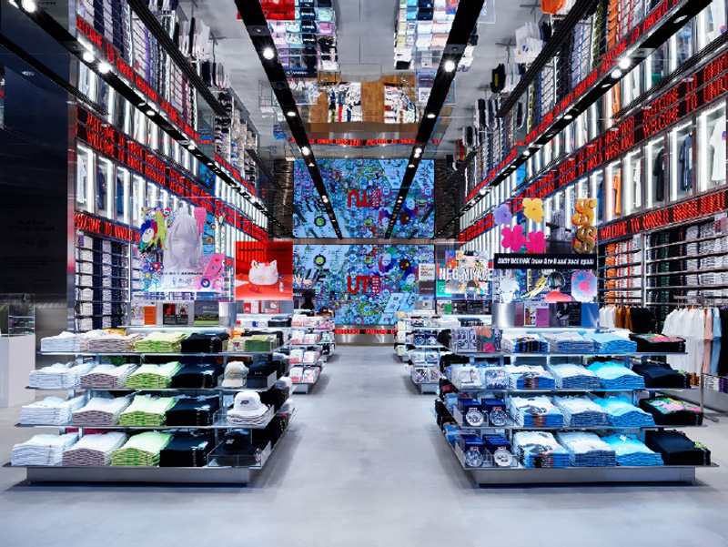 UNIQLO / UNIQLO PARK Yokohama Bayside store acquires the first building design registration